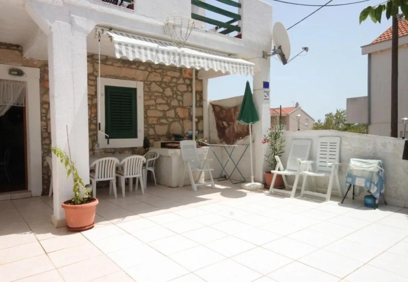 Apartments Tonci Kali