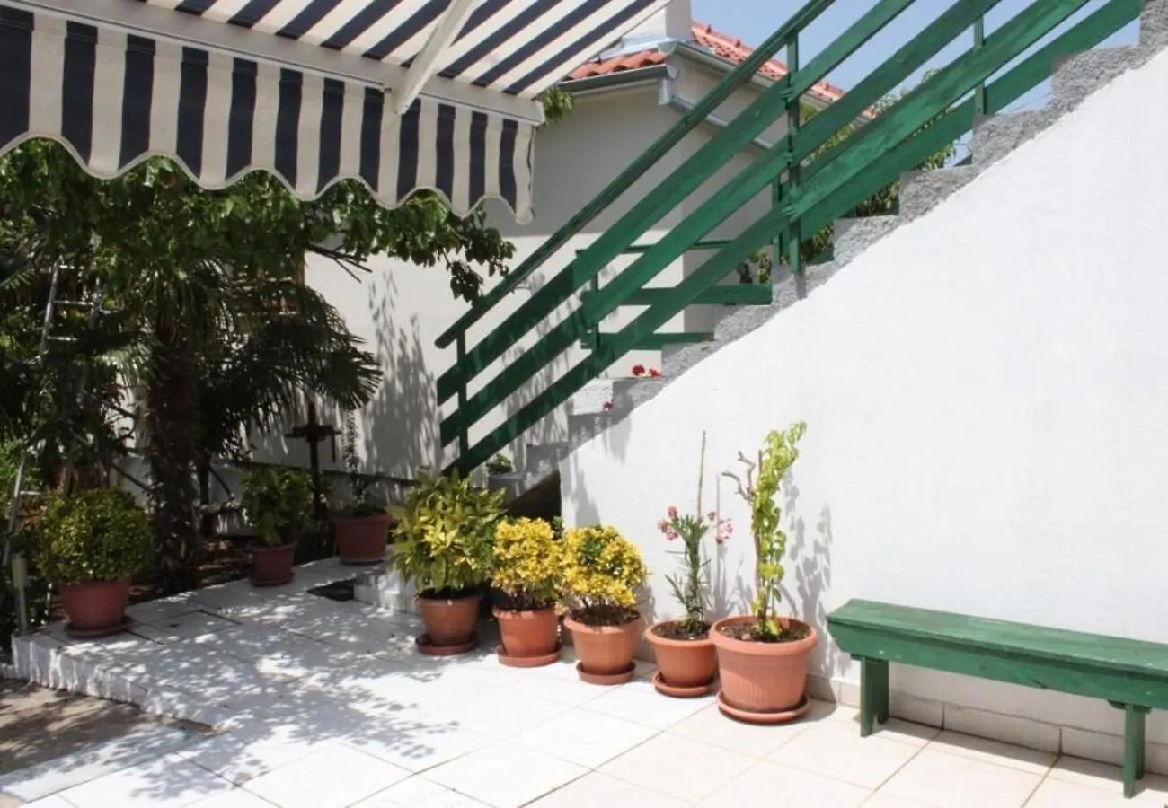 Apartments Tonci Kali 0*,