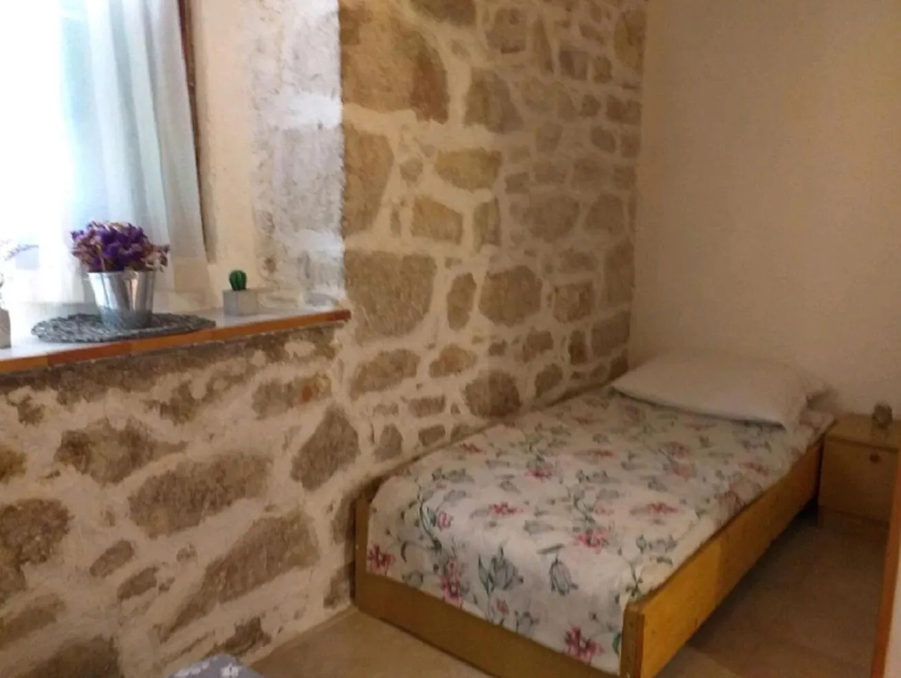 Apartments Tonci Kali 0*,