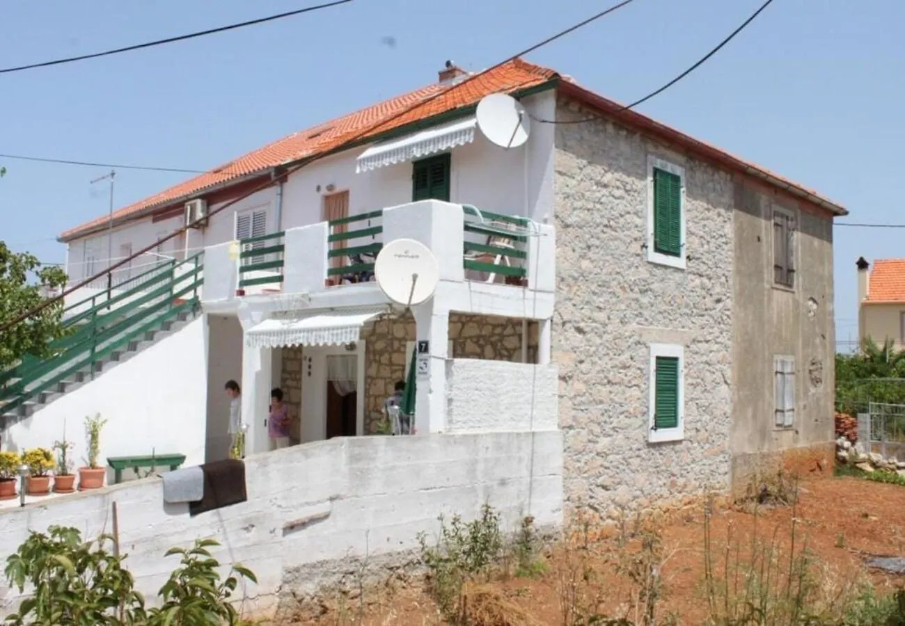 Apartments Tonci contacts