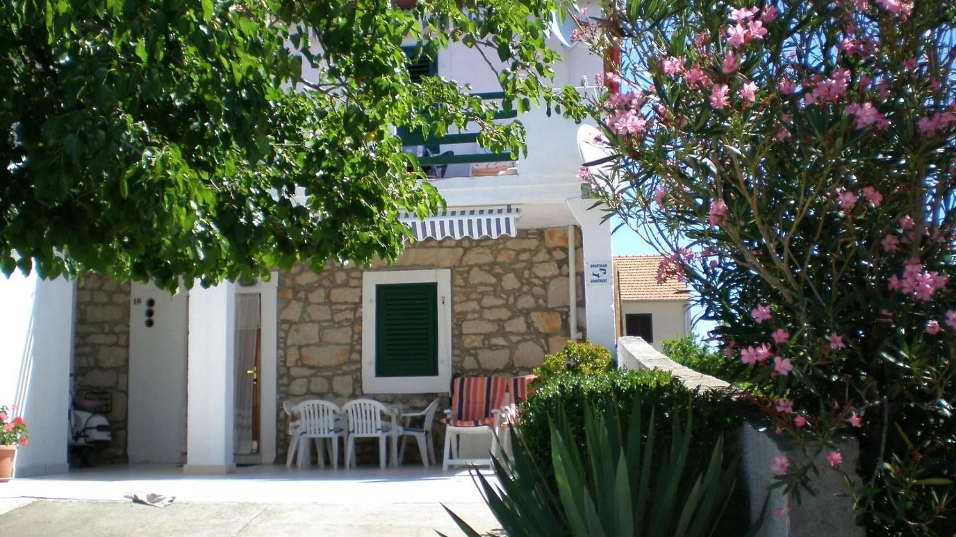 Apartments Tonci Kali